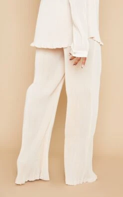 PrettyLittleThing Maternity Cream Plisse High Waisted Wide Leg Trousers 7 PrettyLittleThing Maternity Cream Plisse High Waisted Wide Leg Trousers -FRAME Clothing Shop 023d1d4c46d3f18583eeaf0067a623b23e17fe94 cmt9788 3