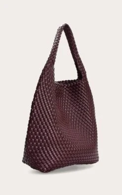PrettyLittleThing Premium Burgundy Textured Woven PU Shoulder Bag -FRAME Clothing Shop 0914c125c223fd39bb63780d149556ed92bbe386 CNM9952 3 burgundy pu weave shoulder bag