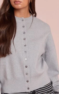 Prettylittlething Soft Grey Compact Knit Cardigan 8 Prettylittlething Soft Grey Compact Knit Cardigan -FRAME Clothing Shop 0ac30744beeceeaa4244fc4e2cf43216c48495d9 CNN7192 4 soft grey compact knit cardigan