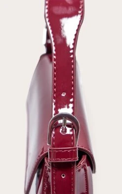 PrettyLittleThing Burgundy Patent Trapeze Shoulder Bag – High-Shine Modern Evening Handbag -FRAME Clothing Shop 0e4ed2a41e3a6908d6a9c3108603714106dc28fc CNH3172 4 burgundy patent trapeze shoulder bag