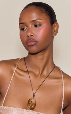 PrettyLittleThing Smokey Brown Resin Ring Pendant Necklace – Minimalist Gold Chain Jewelry