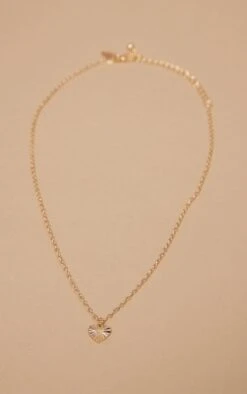 Prettylittlething Gold Fine Chain Delicate Heart Pendant Necklace 6 Prettylittlething Gold Fine Chain Delicate Heart Pendant Necklace -FRAME Clothing Shop 1fe763d46708fe153ec1c8de54850862300a5994 cnb7834 3