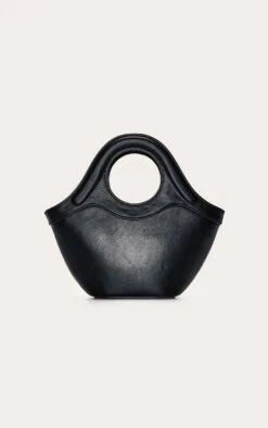 PrettyLittleThing Black Crescent Cross Body Bag – Sleek Faux Leather with Circular Handle 7 PrettyLittleThing Black Crescent Cross Body Bag – Sleek Faux Leather with Circular Handle -FRAME Clothing Shop 21027977661310f9f98c95b13cde892b221f246f CNO1633 3 black crescent cross body hand bag