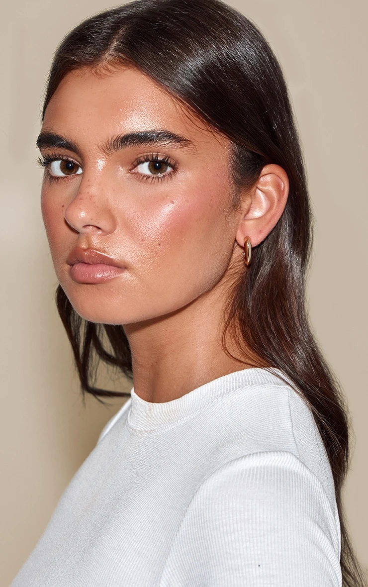 PrettyLittleThing Gold High-Shine Teardrop – Minimalist Mini Hoop Multipack 1 PrettyLittleThing Gold High-Shine Teardrop – Minimalist Mini Hoop Multipack