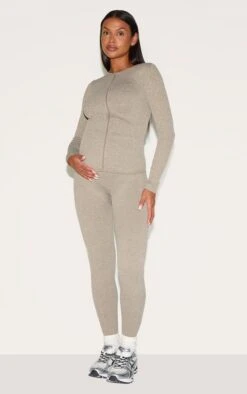 Prettylittlething Maternity Olive Ribbed Zip Up Cardigan -FRAME Clothing Shop 3acdbecd9a1770b96ce17187eb39a5b5f6d3dc76 CNB2454 3 maternity olive ribbed zip up cardigan