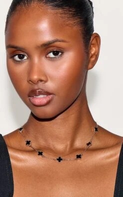 PrettyLittleThing Gold with Black Inlay Clover Pendant Necklace – Dainty Adjustable Link Chain