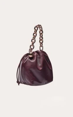 PrettyLittleThing Burgundy Beaded Chain Ruched Pouch Grab Bag -FRAME Clothing Shop 4029e8b63f6ceb78450eb3c7285ce64930592ae4 CNO2096 3 burgundy chain bead pouch grab bag