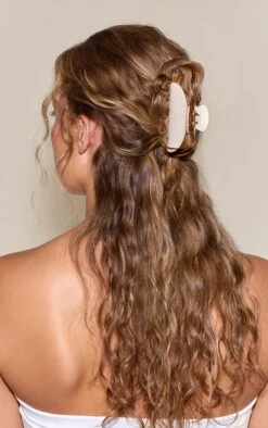 Prettylittlething Cream PLT Branded Claw Clip