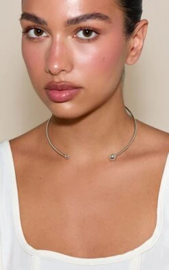 PrettyLittleThing Silver Smooth Spherical Detail Collar Necklace – Recycled Brass Minimalist Statement Piece