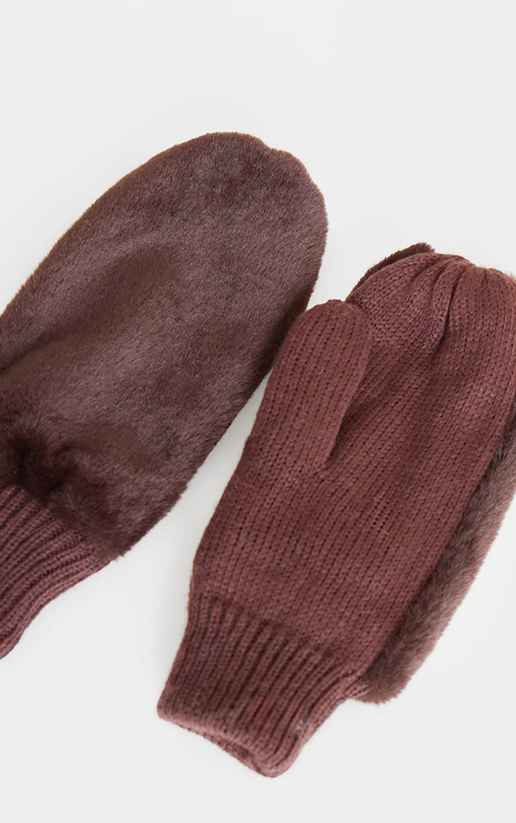 PrettyLittleThing Chocolate Brown Soft Knit Mittens with Luxury Faux Fur Trim 3 PrettyLittleThing Chocolate Brown Soft Knit Mittens with Luxury Faux Fur Trim - Image 3