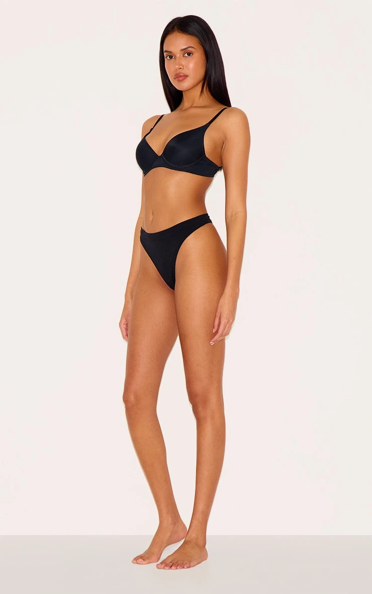 Prettylittlething Black Scoop Cupped Underwired Bra 3 Prettylittlething Black Scoop Cupped Underwired Bra - Image 3