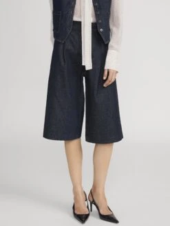 The Tailored Short -- Rinse -FRAME Clothing Shop 7044105 RINS 4015105 RINS 2674 shorts front image