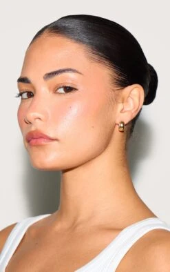 PrettyLittleThing Gold Polished Huggie Hoop Earrings – Minimalist Small Everyday Jewelry -FRAME Clothing Shop 74169f9a7f6acf734412691707143c7a4d1da777 CMS2748 3 gold huggie hoop earrings