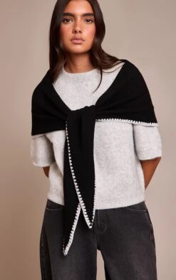 Prettylittlething Black Knit Contrast Tassel Shawl