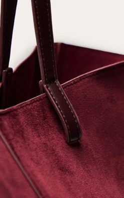 PrettyLittleThing Plum Faux Suede Contrast Handle Oversized Shopper Tote Bag -FRAME Clothing Shop 7e099cf5b377adef97f6a13a4c2c5932e54e3b20 CNO3439 4 plum faux suede contrast handle tote bag