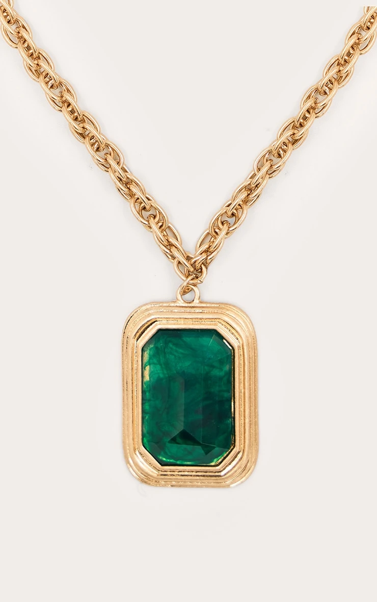 PrettyLittleThing Gold Curb Chain with Rectangular Green Pendant – Statement PLT Label Choker Necklace 3 PrettyLittleThing Gold Curb Chain with Rectangular Green Pendant – Statement PLT Label Choker Necklace - Image 3