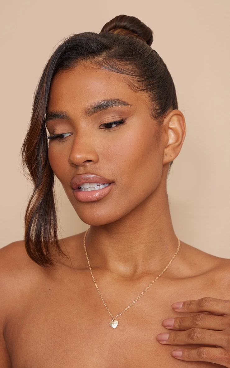Prettylittlething Gold Fine Chain Delicate Heart Pendant Necklace 1 Prettylittlething Gold Fine Chain Delicate Heart Pendant Necklace