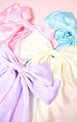 Prettylittlething Cream Hair Clip Oversized Bow 5 Prettylittlething Cream Hair Clip Oversized Bow -FRAME Clothing Shop 8e22e703b92d4044eefeb013055cd1c4a409ee9d cni4507 3