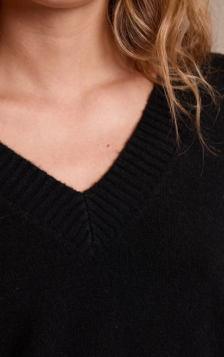 Prettylittlething Black V Neck Knitted Sweater 4 Prettylittlething Black V Neck Knitted Sweater - Image 4