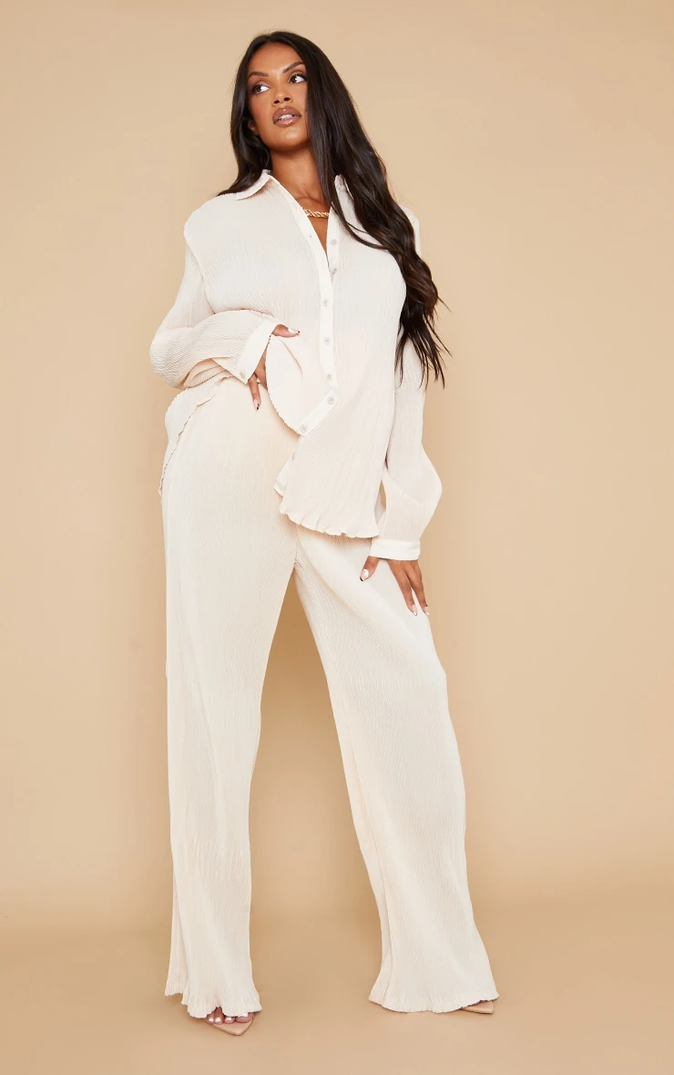 PrettyLittleThing Maternity Cream Plisse High Waisted Wide Leg Trousers 1 PrettyLittleThing Maternity Cream Plisse High Waisted Wide Leg Trousers