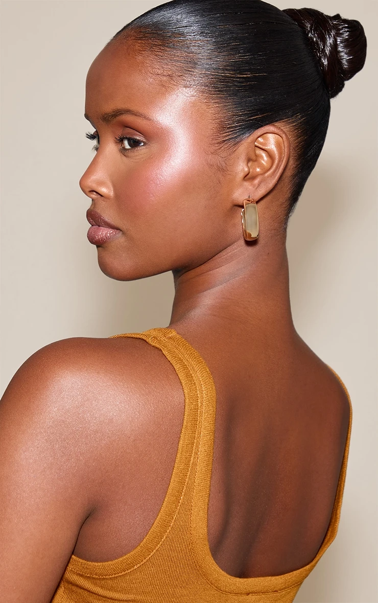 Prettylittlething Gold Small Chunky Tubular Hoop Earrings - Modern Minimalist Style 2 Prettylittlething Gold Small Chunky Tubular Hoop Earrings - Modern Minimalist Style - Image 2