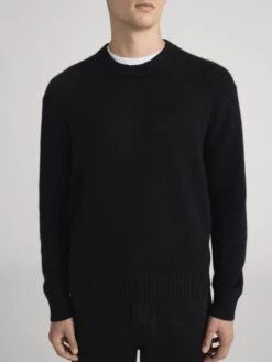 Men's Noir Cashmere Crewneck Sweater – 100% Premium Luxury Knit -FRAME Clothing Shop LMSW0088 BLK 1825 sweater front image