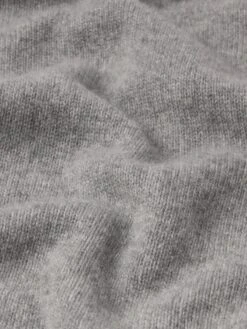 Gris Heather 100% Cashmere Crewneck Sweater β Modern Fit Classic Knitwear 14 Gris Heather 100% Cashmere Crewneck Sweater β Modern Fit Classic Knitwear -FRAME Clothing Shop LMSW0088 GREY FABRIC DETAIL V2 sweater texture detail image