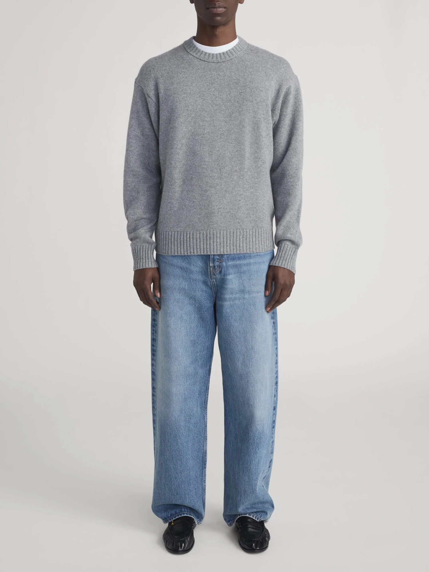 Gris Heather 100% Cashmere Crewneck Sweater β Modern Fit Classic Knitwear 2 Gris Heather 100% Cashmere Crewneck Sweater β Modern Fit Classic Knitwear - Image 2