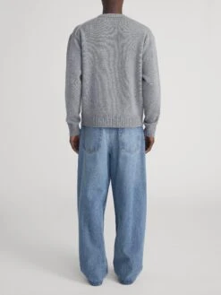 Gris Heather 100% Cashmere Crewneck Sweater β Modern Fit Classic Knitwear 13 Gris Heather 100% Cashmere Crewneck Sweater β Modern Fit Classic Knitwear -FRAME Clothing Shop LMSW0088 GRIS 1389 sweater back image