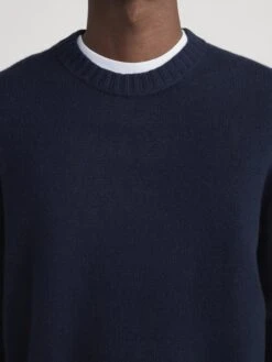 Navy Blue 100% Pure Cashmere – Modern Fit Luxury Crewneck Sweater 10 Navy Blue 100% Pure Cashmere – Modern Fit Luxury Crewneck Sweater -FRAME Clothing Shop LMSW0088 NAVY 1499 sweater front detail image