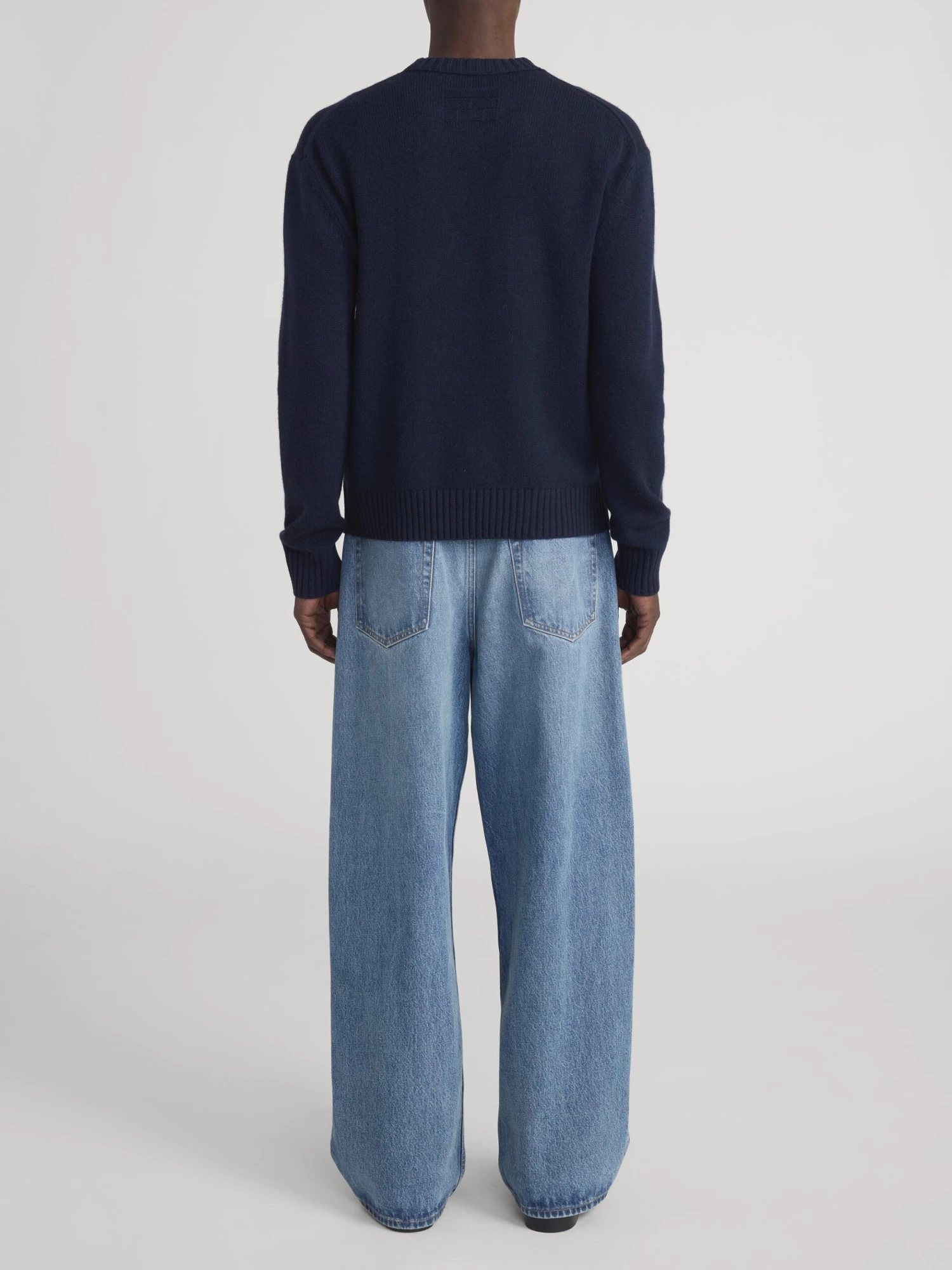 Navy Blue 100% Pure Cashmere – Modern Fit Luxury Crewneck Sweater 6 Navy Blue 100% Pure Cashmere – Modern Fit Luxury Crewneck Sweater - Image 6