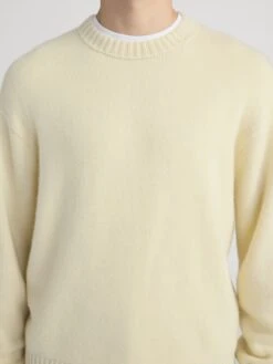Premium 100% Cashmere Crewneck Sweater in Pale Yellow – Classic Fit Ribbed Detail Knit -FRAME Clothing Shop LMSW0156 PYLW 1434 sweater front detail image