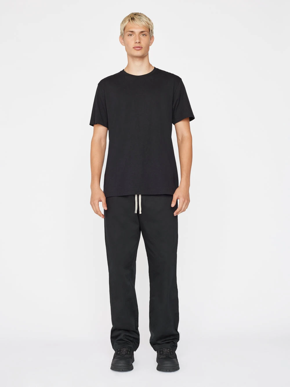 FRAME Noir Logo Crewneck T-Shirt – Black Minimalist Premium Tee 3 FRAME Noir Logo Crewneck T-Shirt – Black Minimalist Premium Tee - Image 3