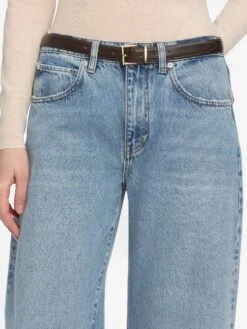 Low Slung Barrel -- Dollhouse -FRAME Clothing Shop LSBL105 DLHS WF25WBZ004 NAMU 3362 jeans front detail image