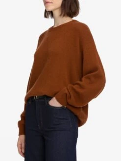 The Cashmere Brushed Sweater -- Rust -FRAME Clothing Shop LSP814 RINS WF25KSW020 RUST 8443 sweater side angle image