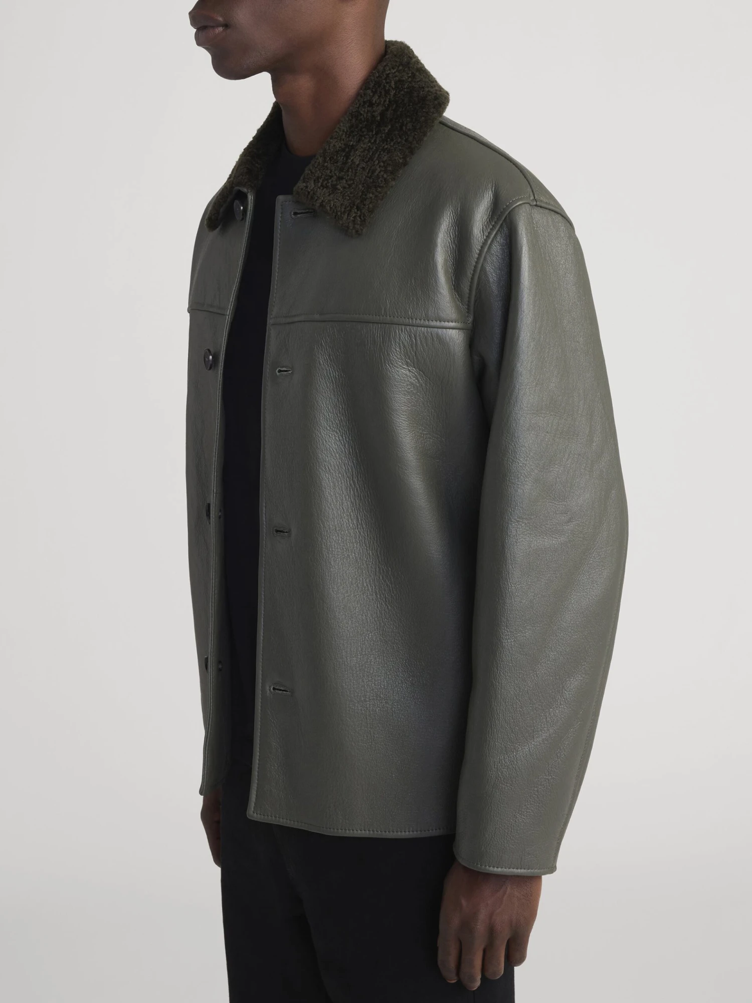 Men's Dark Olive Lamb Shearling Jacket – Boxy Silhouette with Contrast Collar 5 Men's Dark Olive Lamb Shearling Jacket – Boxy Silhouette with Contrast Collar - Image 5