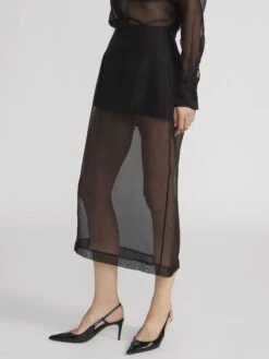 The Silk Organza Skirt -- Black 11 The Silk Organza Skirt -- Black -FRAME Clothing Shop WE25WSH023 BLK WE25WSK002 BLK 2605 skirt side angle image