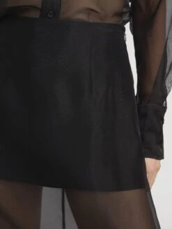 The Silk Organza Skirt -- Black 10 The Silk Organza Skirt -- Black -FRAME Clothing Shop WE25WSH023 BLK WE25WSK002 BLK 2611 skirt front detail image
