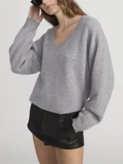 The Cashmere V Sweater -- Heather Grey 12 The Cashmere V Sweater -- Heather Grey -FRAME Clothing Shop WF25KSW054 HGRY 0683 sweater side angle image
