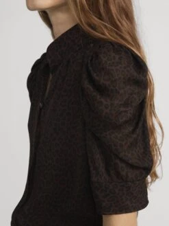 The Gillian Top -- Leopard 10 The Gillian Top -- Leopard -FRAME Clothing Shop WF25WBL008 LEPD 3204 top front detail image