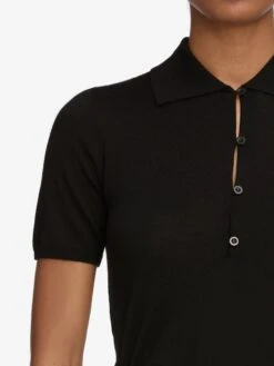 The Smart Polo -- Black 10 The Smart Polo -- Black -FRAME Clothing Shop WF25WBZ001 BLK WF25KSW030 BLK WF25WPA001 BLK 12644 polo front detail image