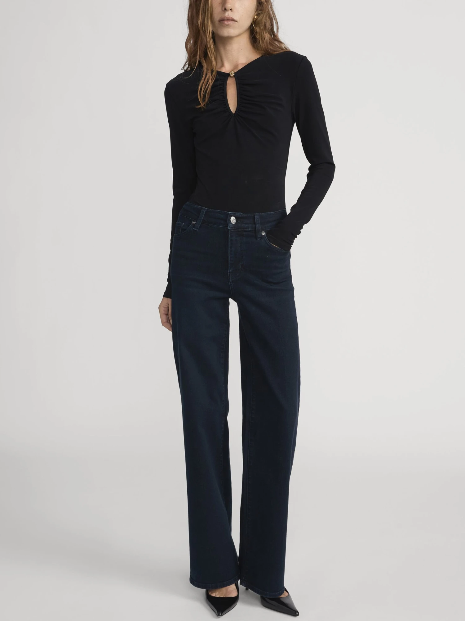 The Keyhole Top -- Black 2 The Keyhole Top -- Black - Image 2