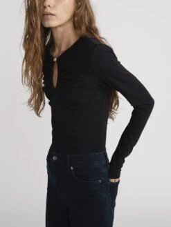 The Keyhole Top -- Black 11 The Keyhole Top -- Black -FRAME Clothing Shop WP26JKT003 BLK LSP814 CNTY 0768 0d4479a7 983f 44f0 af47 e3bdbc7e943e top side angle image