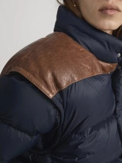 The Nylon Puffer -- Navy -FRAME Clothing Shop WP26WOW006 NAVY 1778 jacket front detail image
