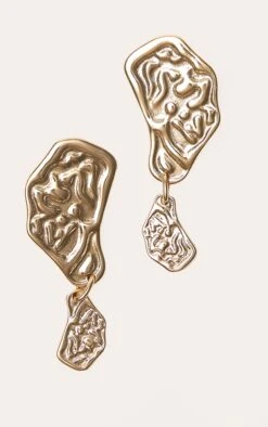 Prettylittlething Gold Textured Drape Detail Earrings -FRAME Clothing Shop a25c00a7d077e98c8f13fd202e761a615e7bee87 CNO2916 3 gold textured drape detail earrings