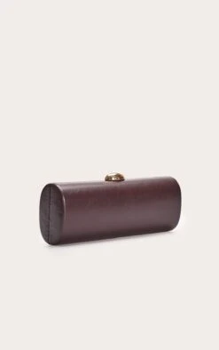 PrettyLittleThing Chocolate Brown Pebble Textured PU Hard Clutch Bag -FRAME Clothing Shop aac4a213245f6964489392c7d30e74f0f4d615ec CNN9777 3 chocolate pu pebble detail hard clutch bag