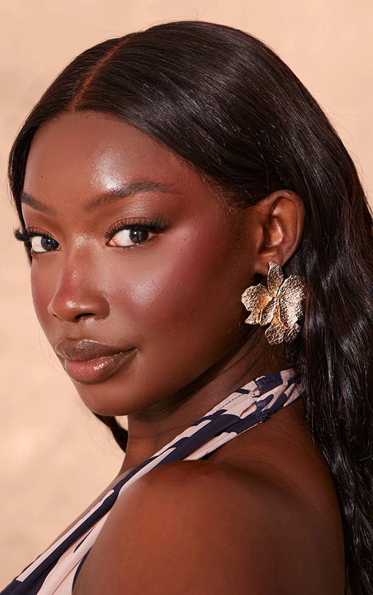 PrettyLittleThing Gold Textured Flower Stud Earrings – Vintage Inspired Floral Statement Jewelry 1 PrettyLittleThing Gold Textured Flower Stud Earrings – Vintage Inspired Floral Statement Jewelry