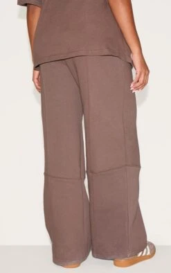 PrettyLittleThing Maternity Chocolate Wide Leg Logo Sweatpants -FRAME Clothing Shop af44183dd94011ccd2df92798f694ee1f7e91428 CNG6167 3 prettylittlething maternity chocolate logo wide leg joggers