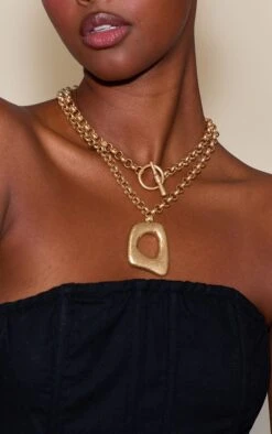 PrettyLittleThing Worn Gold Abstract Organic Pendant – Bold Chunky Chain Statement Necklace