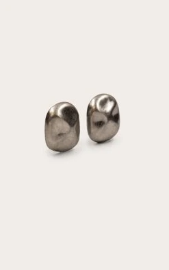 Prettylittlething Silver Brushed Hammered Stud Earrings – Textured Recycled Zinc Metal Jewelry -FRAME Clothing Shop c65a0623b8ddb503e575fecead744db7c0b00a86 CNO2936 3 silver brushed hammered stud earrings